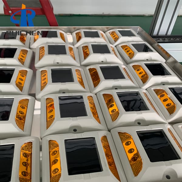 <h3>Coloured Solar Cat Eyes Factory For Truck--RUICHEN Solar road </h3>
